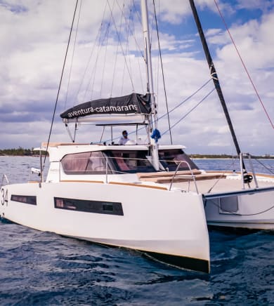 Aventura Catamaran:17