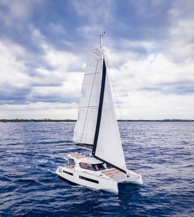 Aventura Catamaran:18