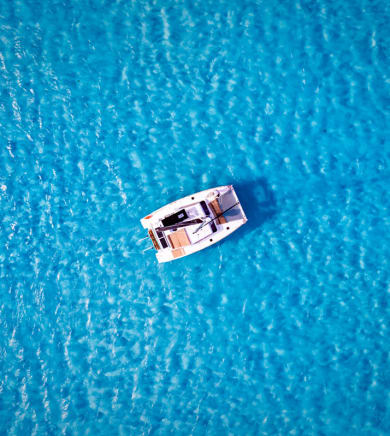 Aventura Catamaran:25