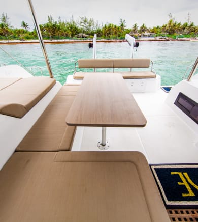 Aventura Catamaran:7