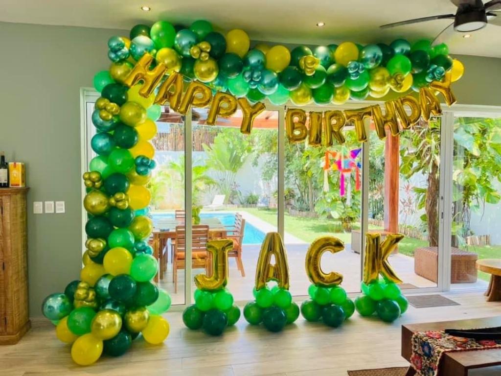 Balloons and Decorations (11)