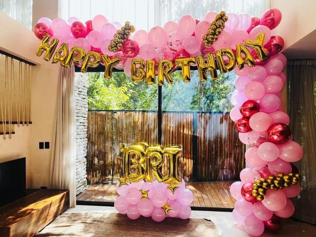 Balloons and Decorations (19)