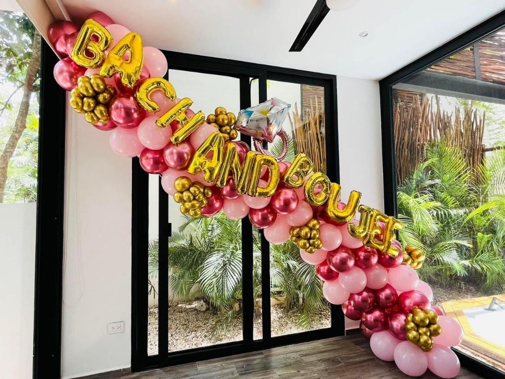 Balloons and Decorations (3)