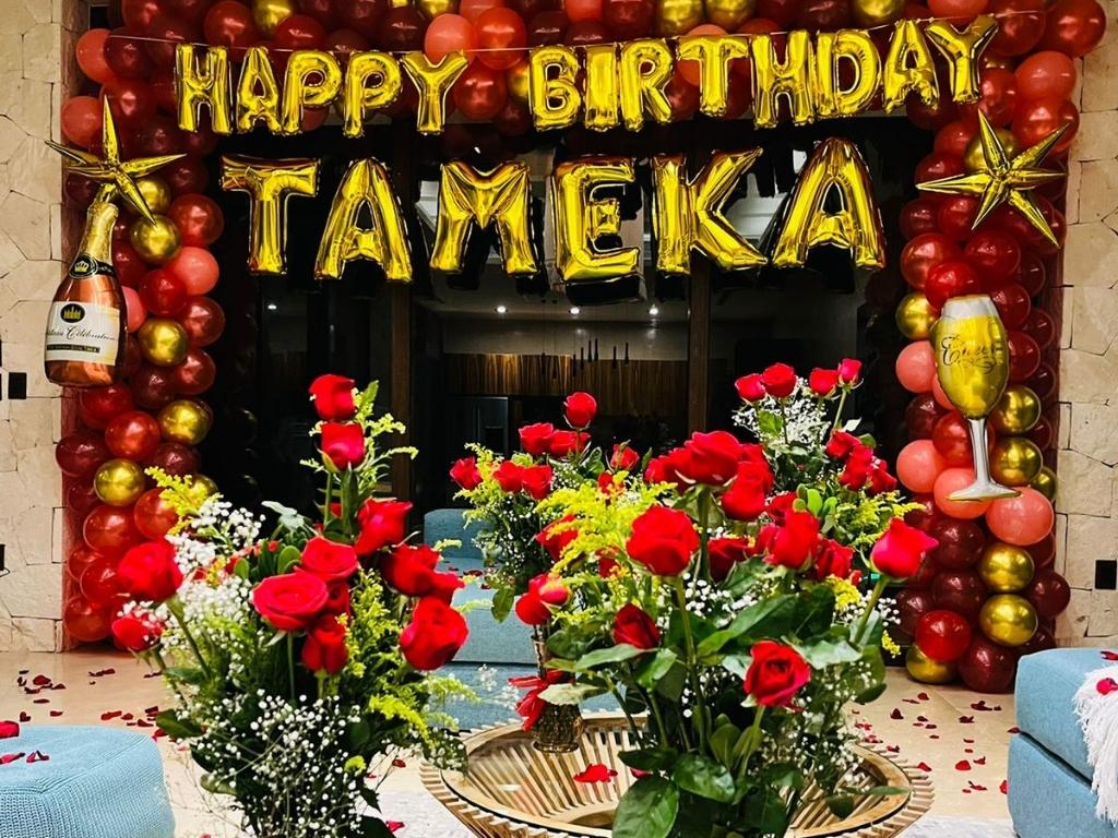 Balloons and Decorations (31)