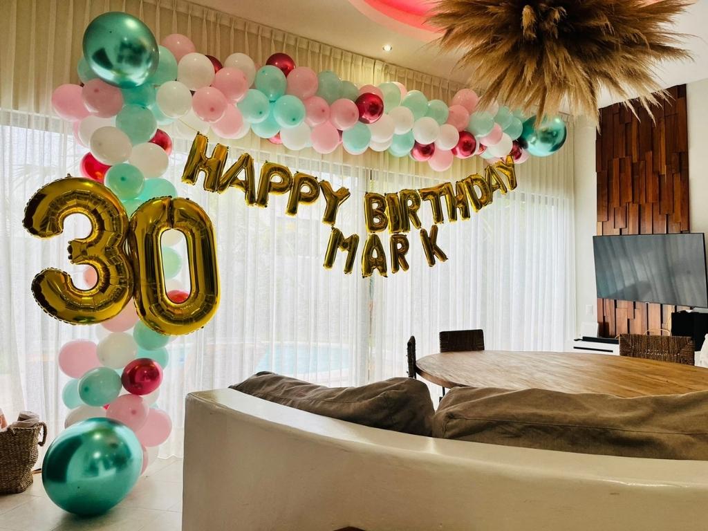 Balloons and Decorations (36)