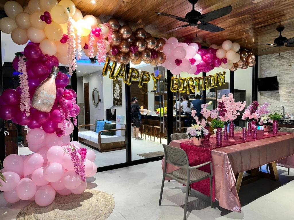 Balloons and Decorations (38)
