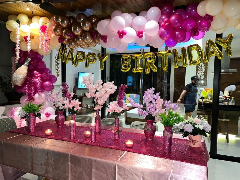 Balloons and Decorations (39)