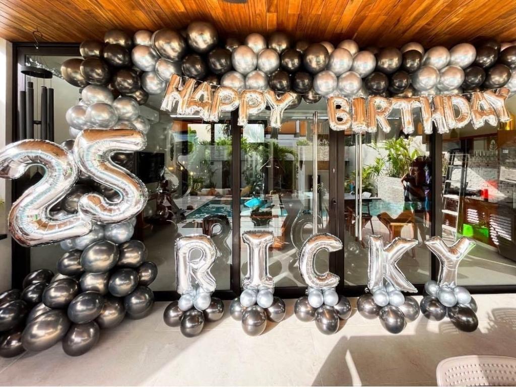 Balloons and Decorations (4)