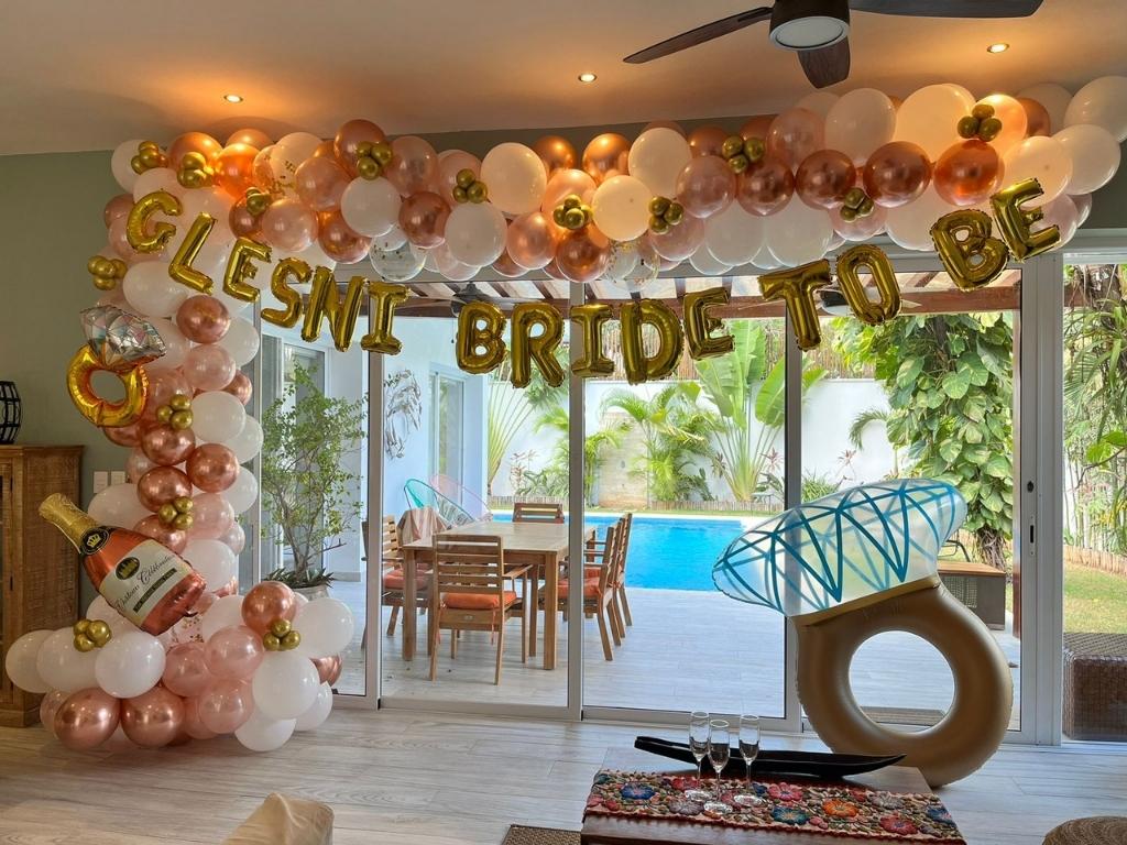 Balloons and Decorations (44)