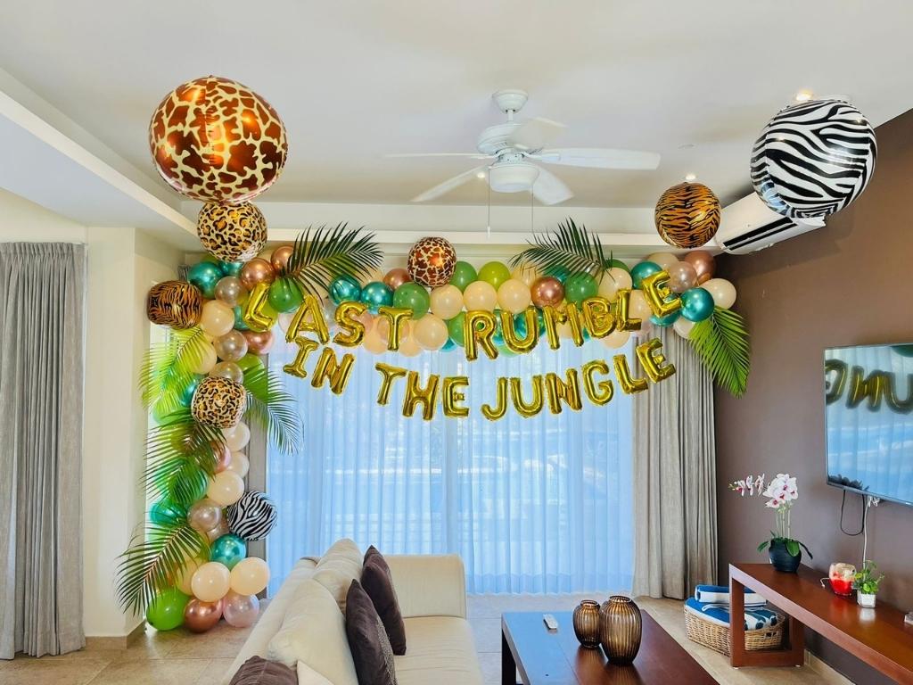 Balloons and Decorations (51)