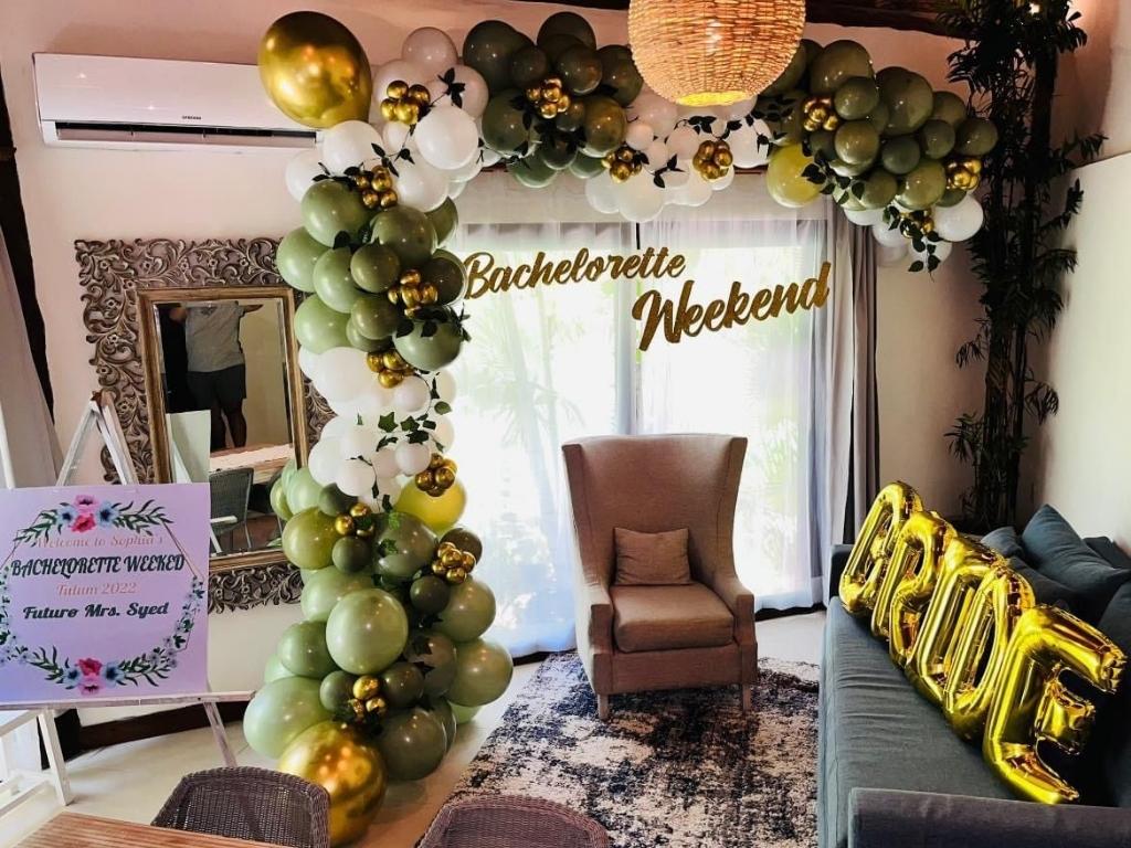 Balloons and Decorations (7)