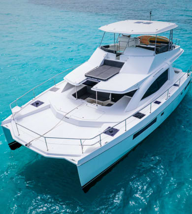 Catamaran Leopard (The Office)