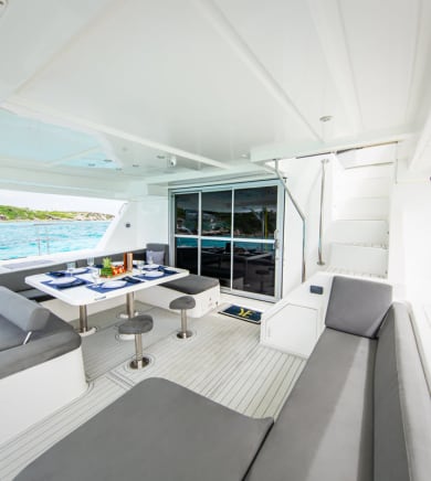 Catamaran Leopard (The Office):21