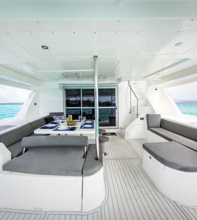 Catamaran Leopard (The Office):22