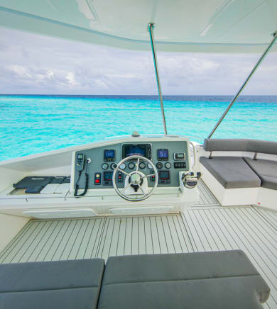 Catamaran Leopard (The Office):33