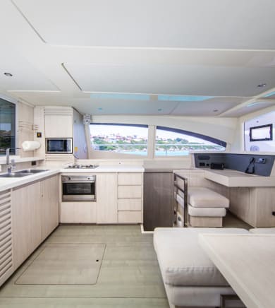 Catamaran Leopard (The Office):42
