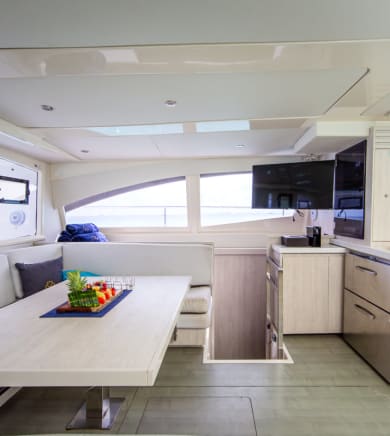 Catamaran Leopard (The Office):43