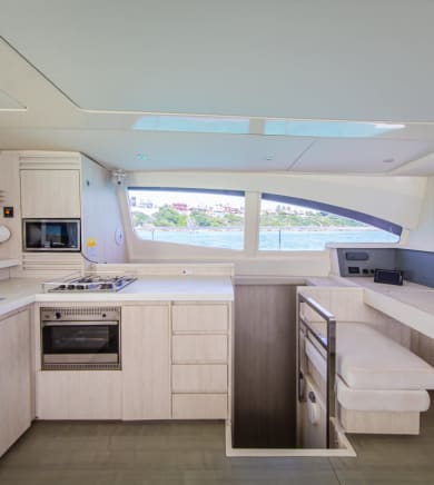 Catamaran Leopard (The Office):47