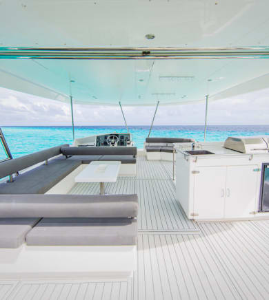 Catamaran Leopard (The Office):9