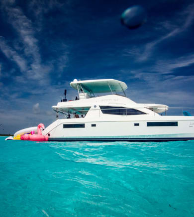 Catamaran Leopard:18