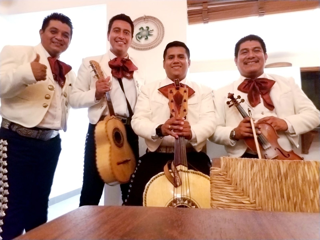 Mariachis (6)